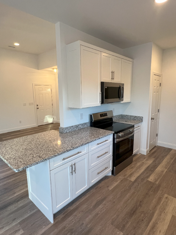 1940 29th St Ne - Photo 7 of 20