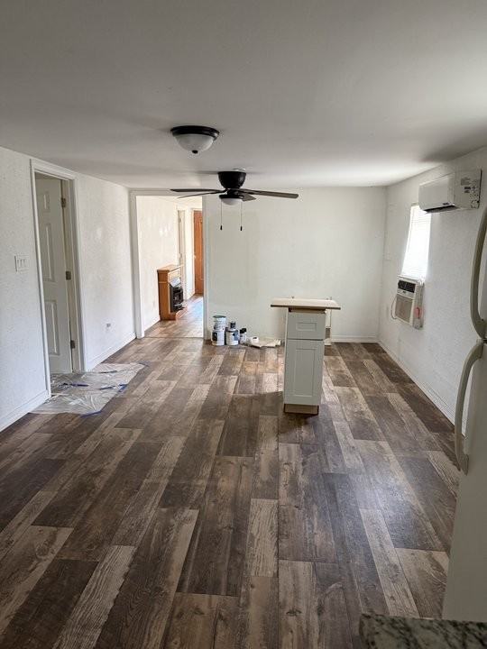 908 S Elm St - Photo 3 of 14