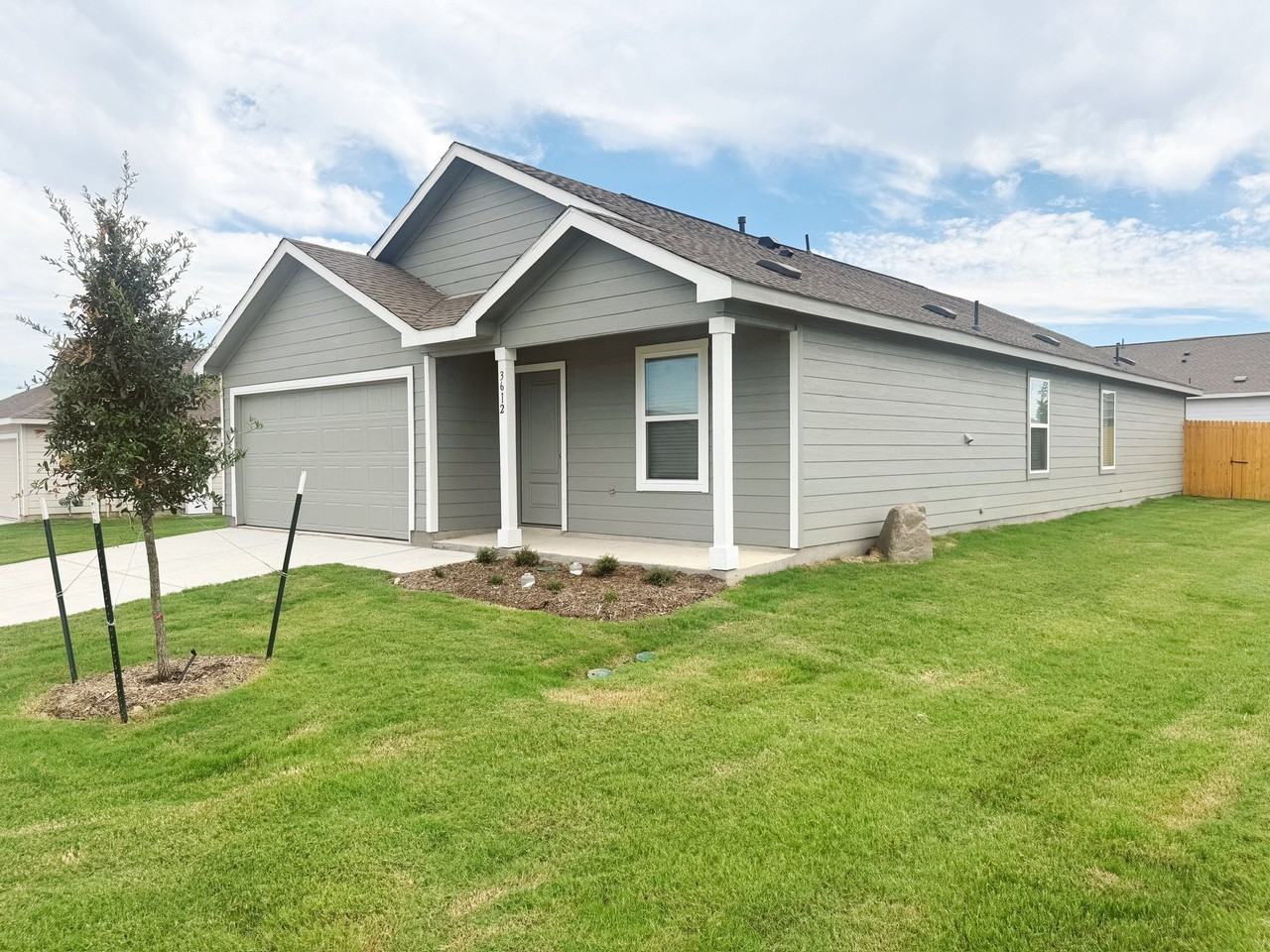 3612 Chambray Dr - Photo 3 of 40
