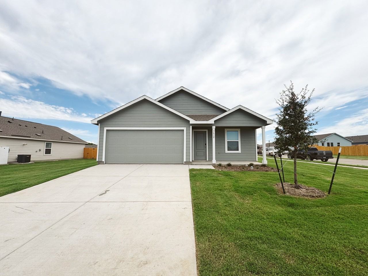 3612 Chambray Dr - Photo 4 of 40