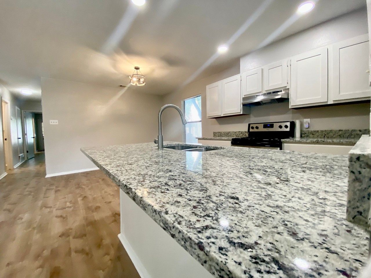 2815 Frazier Ave #2815 - Photo 5 of 20
