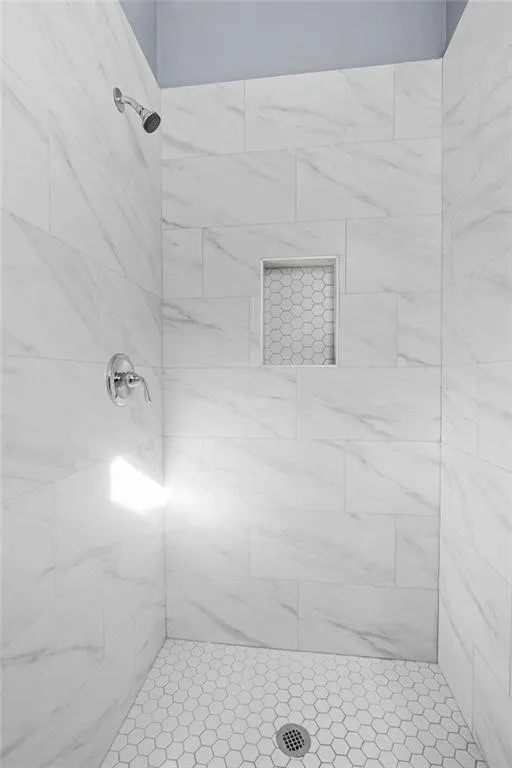 609 Parsons St Sw - Photo 5 of 13