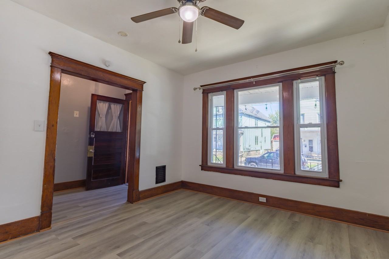 159 Royal Ave - Photo 3 of 12