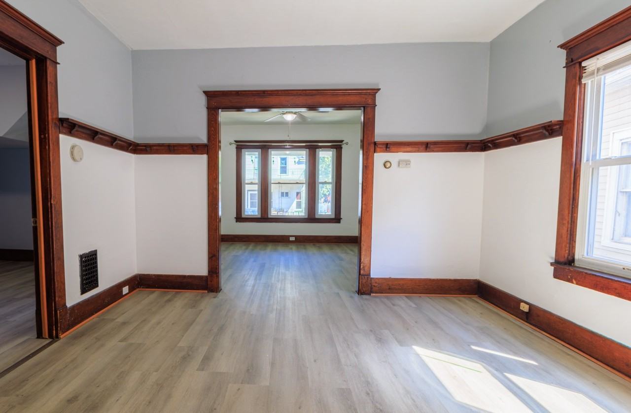 159 Royal Ave - Photo 4 of 12
