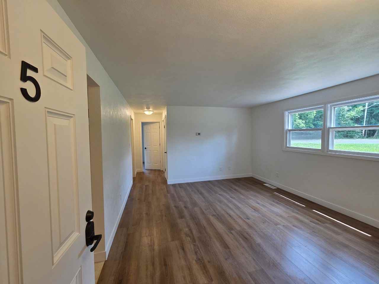 1231 E Maywood Ave #5 - Photo 2 of 15