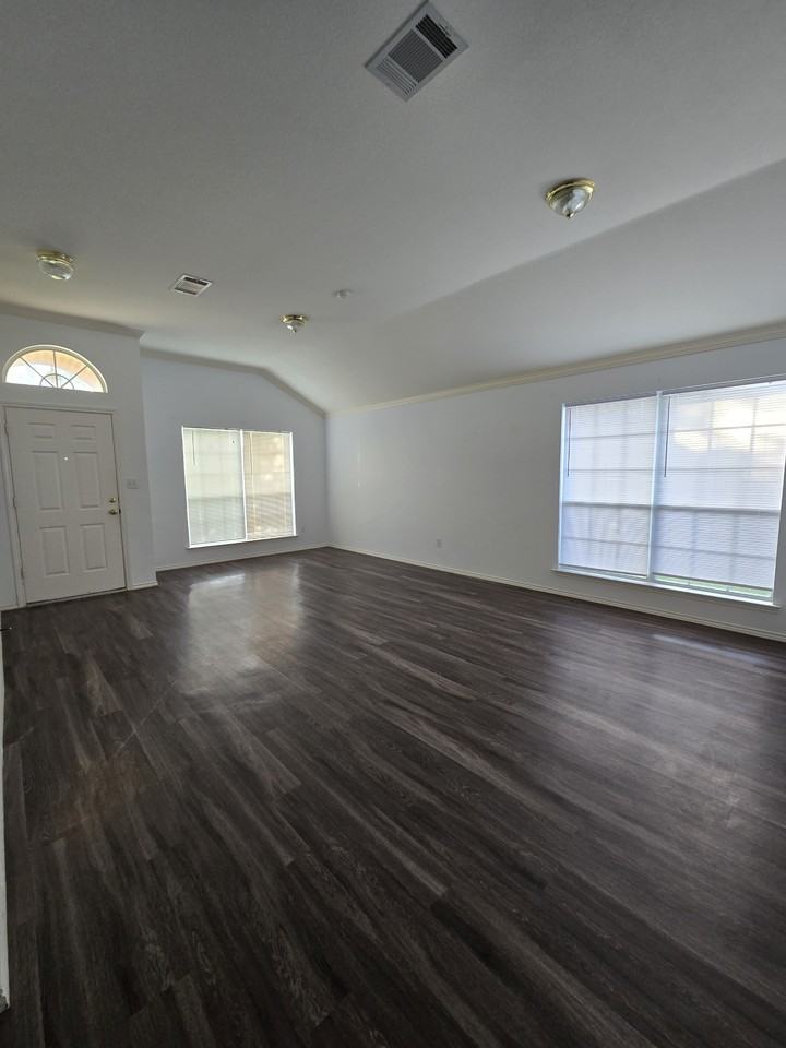 3004 Zachary Ln #NA - Photo 2 of 13