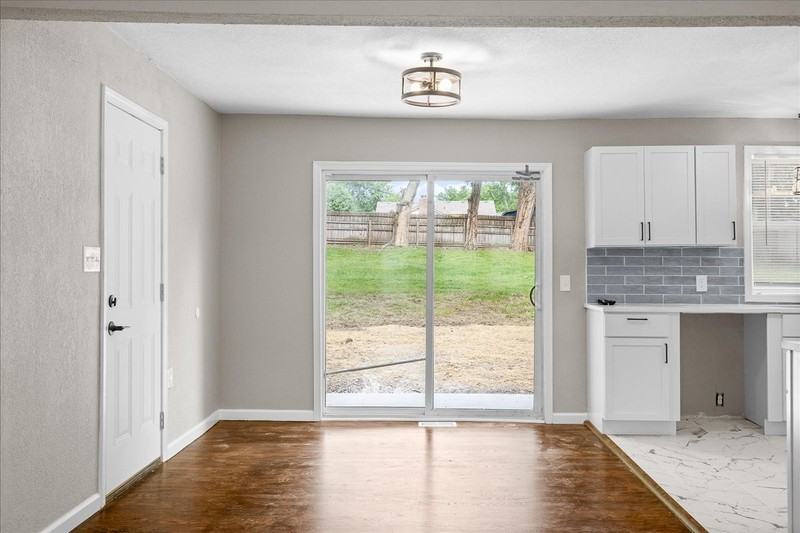 8007 Tennessee Ave - Photo 2 of 13
