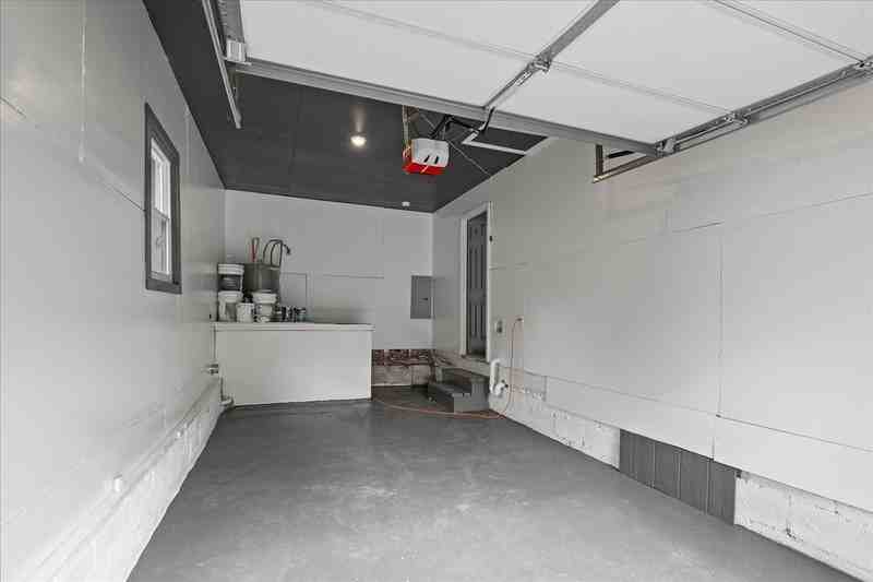 8007 Tennessee Ave - Photo 3 of 13