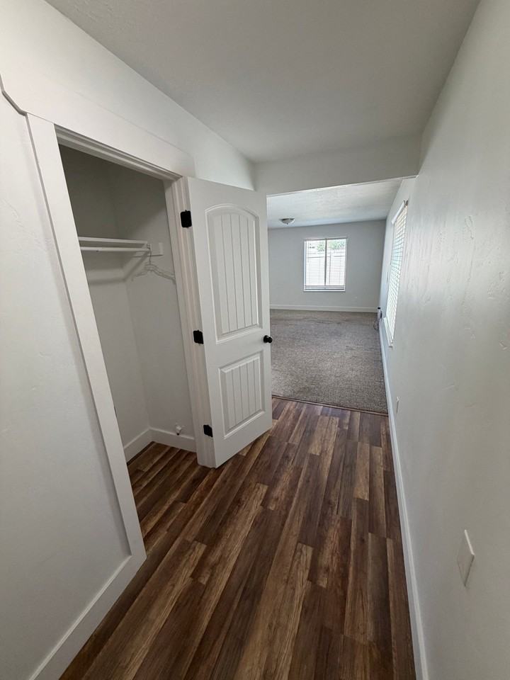 4 Arnold Dr - Photo 4 of 41