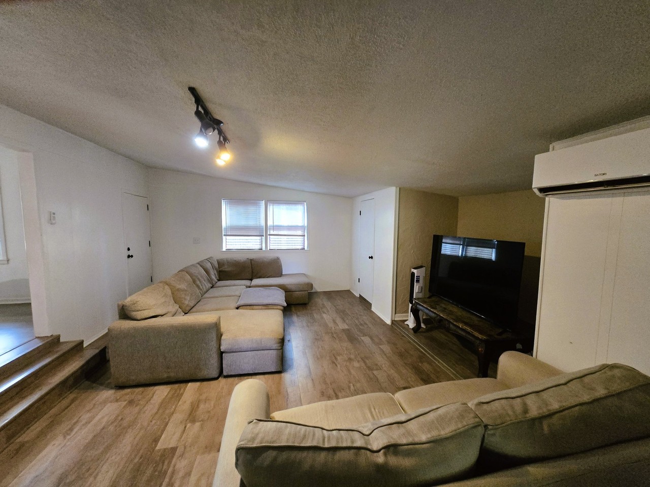 18 Clare Dr - Photo 2 of 15