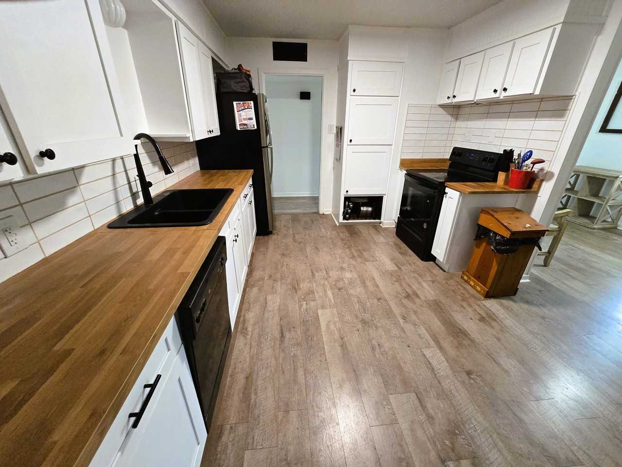18 Clare Dr - Photo 5 of 15