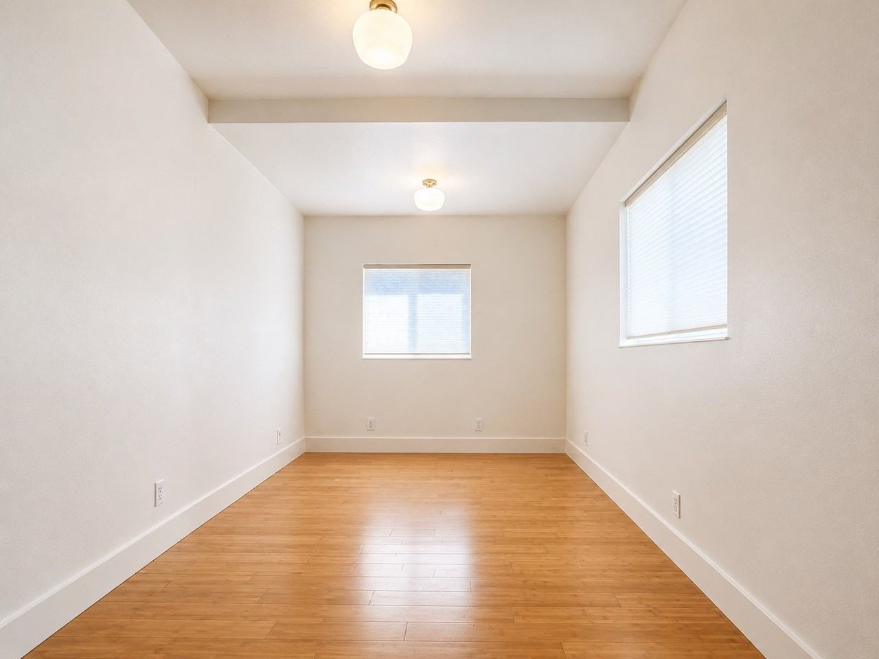 1390 I St - Photo 2 of 6