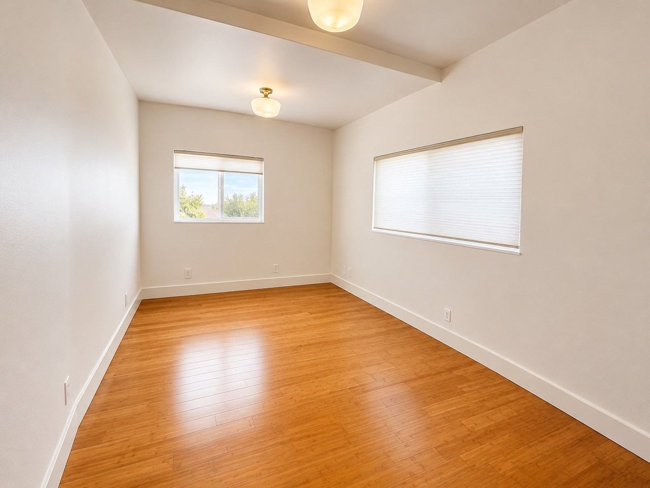 1390 I St - Photo 3 of 6