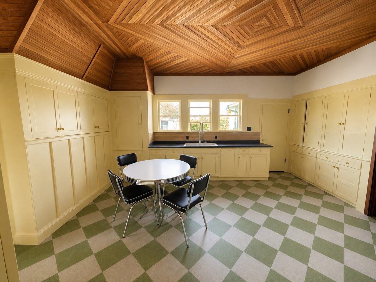 1390 I St - Photo 5 of 6
