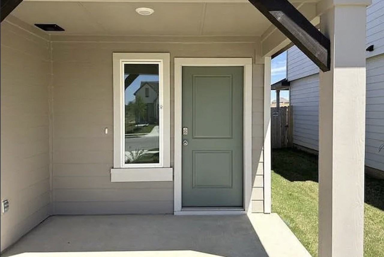 305 Randall Pl - Photo 2 of 18