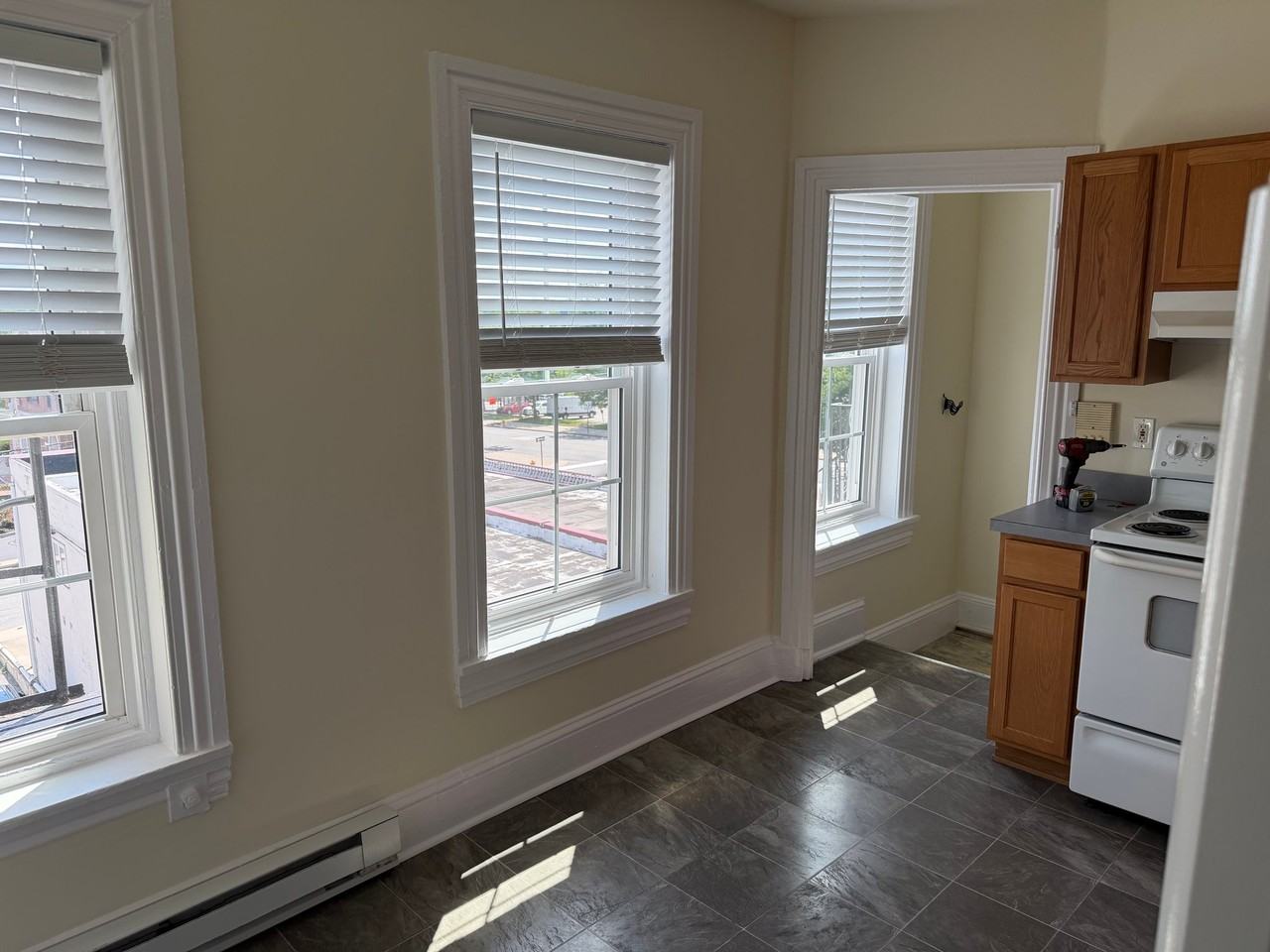 208 W State St #3 - Photo 3 of 8