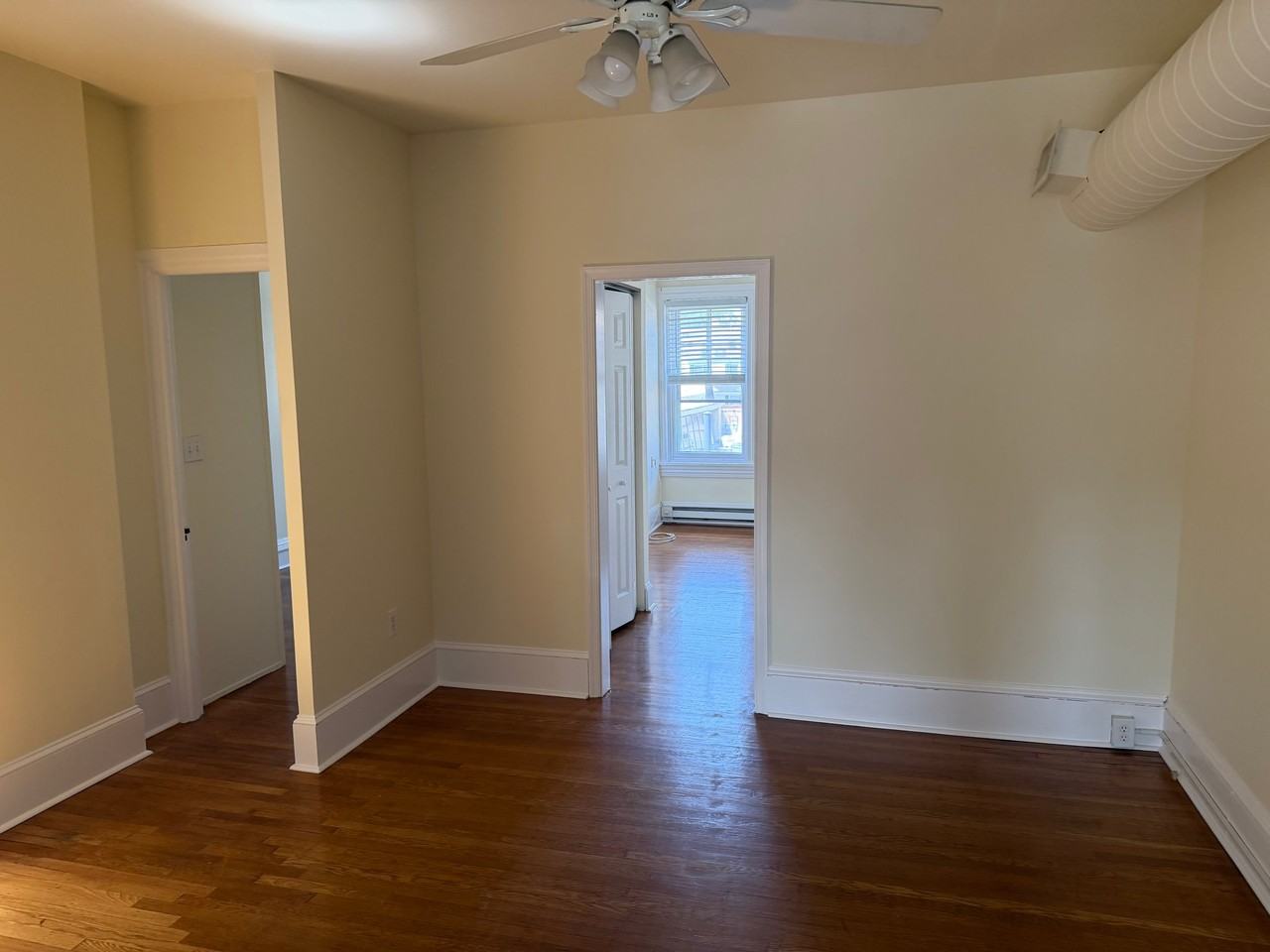 208 W State St #3 - Photo 4 of 8