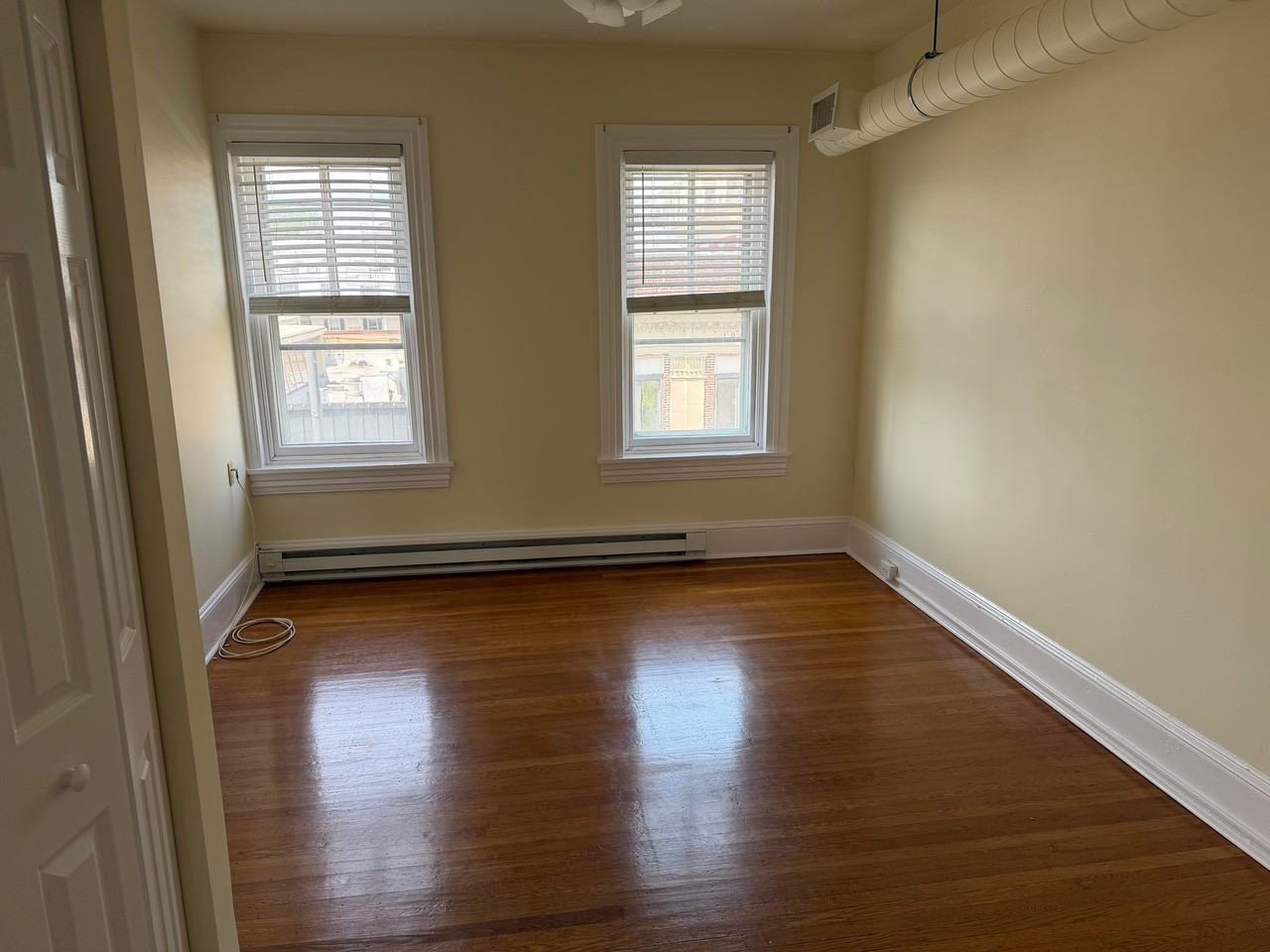 208 W State St #3 - Photo 5 of 8