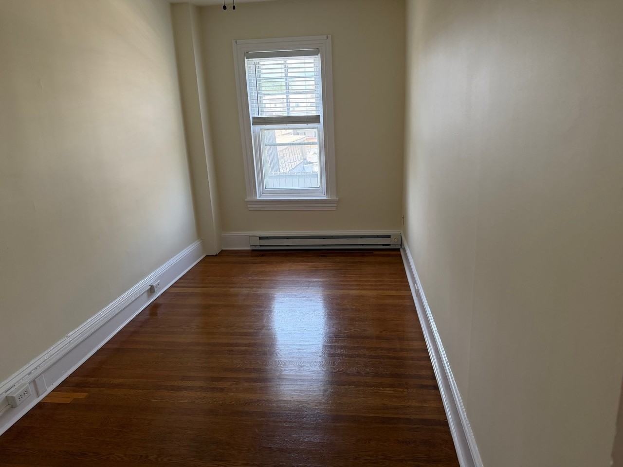 208 W State St #3 - Photo 6 of 8