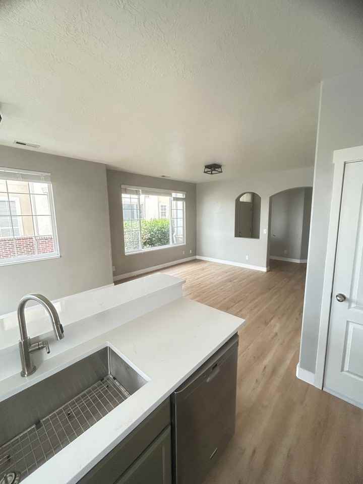 144 Birmingham Ln - Photo 5 of 12