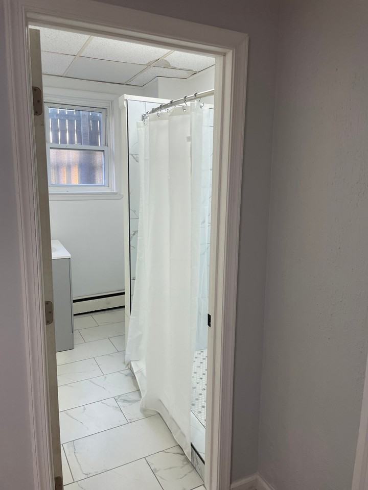1109 Girard Ave - Photo 5 of 7