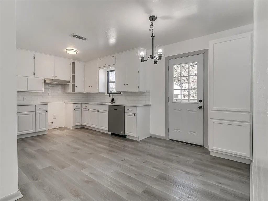 3345 Ne 13th St - Photo 4 of 20