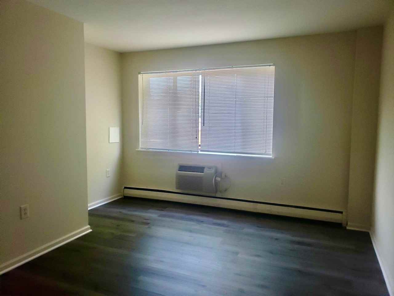 2318 Glendale Ter #A1 - Photo 2 of 8