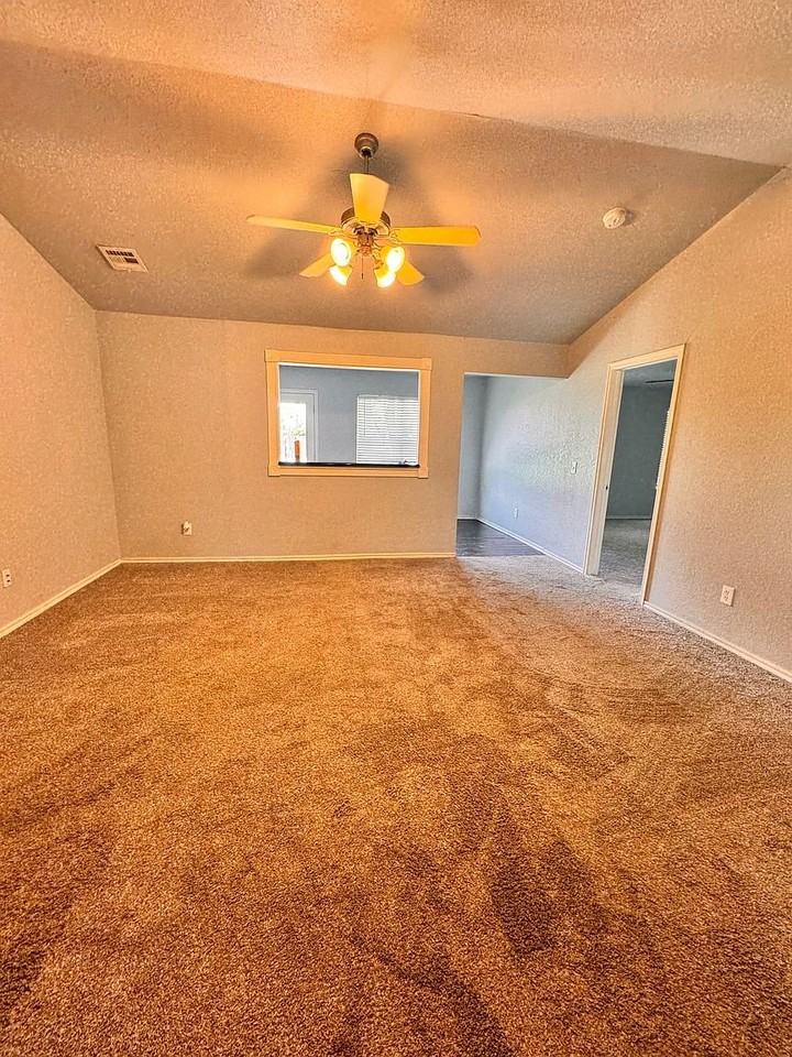 4401 Se 86th St - Photo 4 of 7