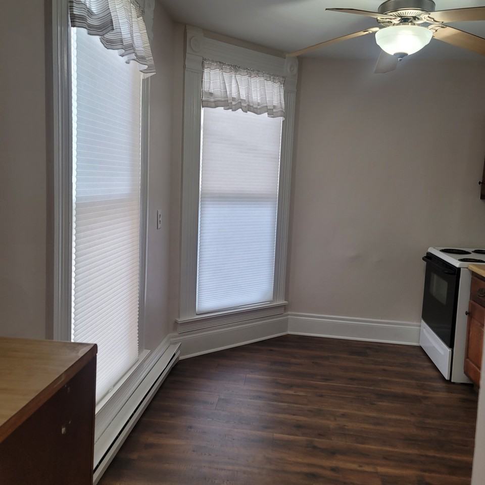 1050 N B St #NA - Photo 2 of 8