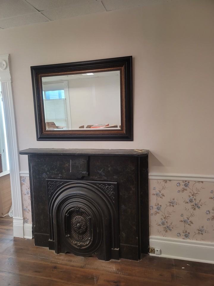1050 N B St #NA - Photo 3 of 8