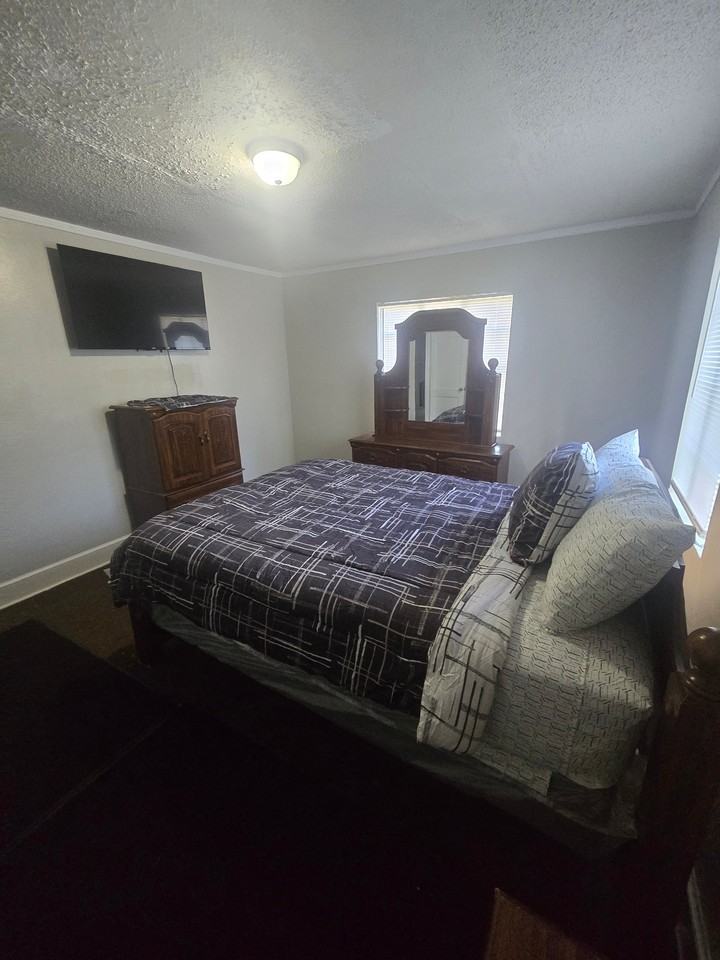 574 Mohawk St - Photo 4 of 20
