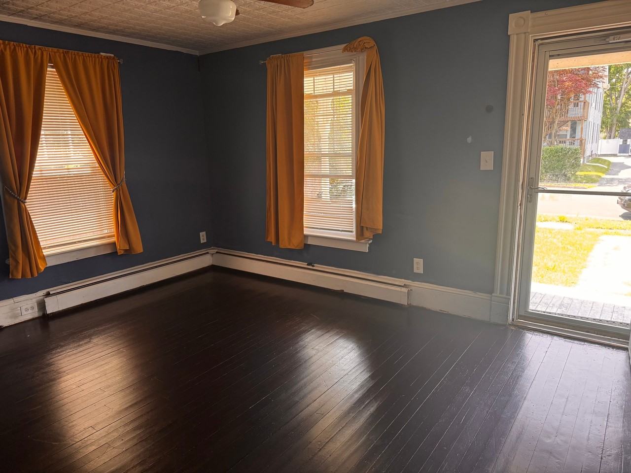32 Conlon St #1 - Photo 2 of 20