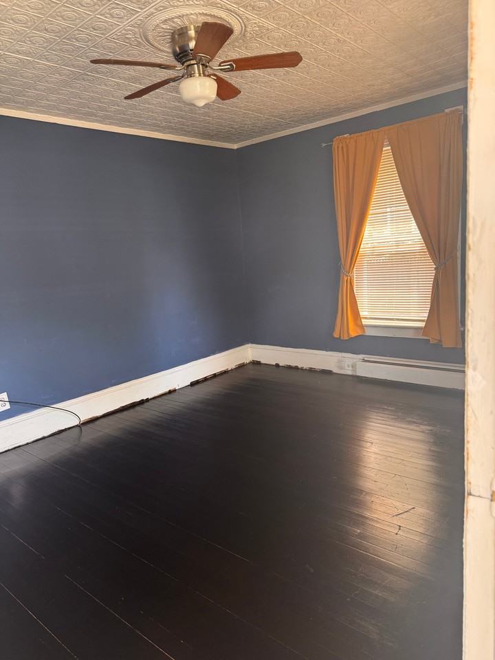 32 Conlon St #1 - Photo 3 of 20