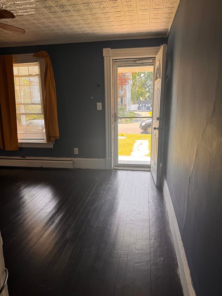 32 Conlon St #1 - Photo 5 of 20
