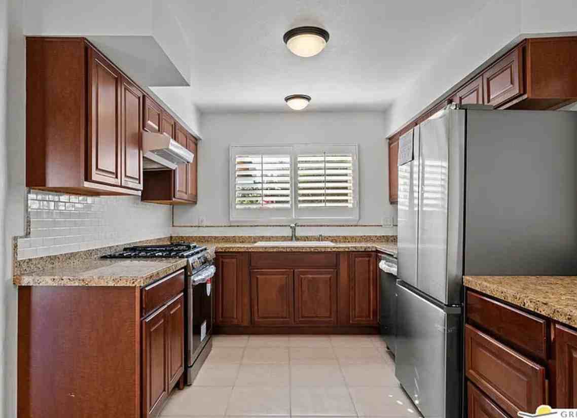 2140 E Hildy Ln - Photo 7 of 17