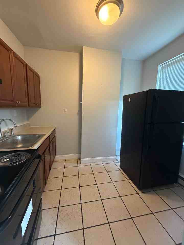 18 Summit St #406 - Photo 2 of 4