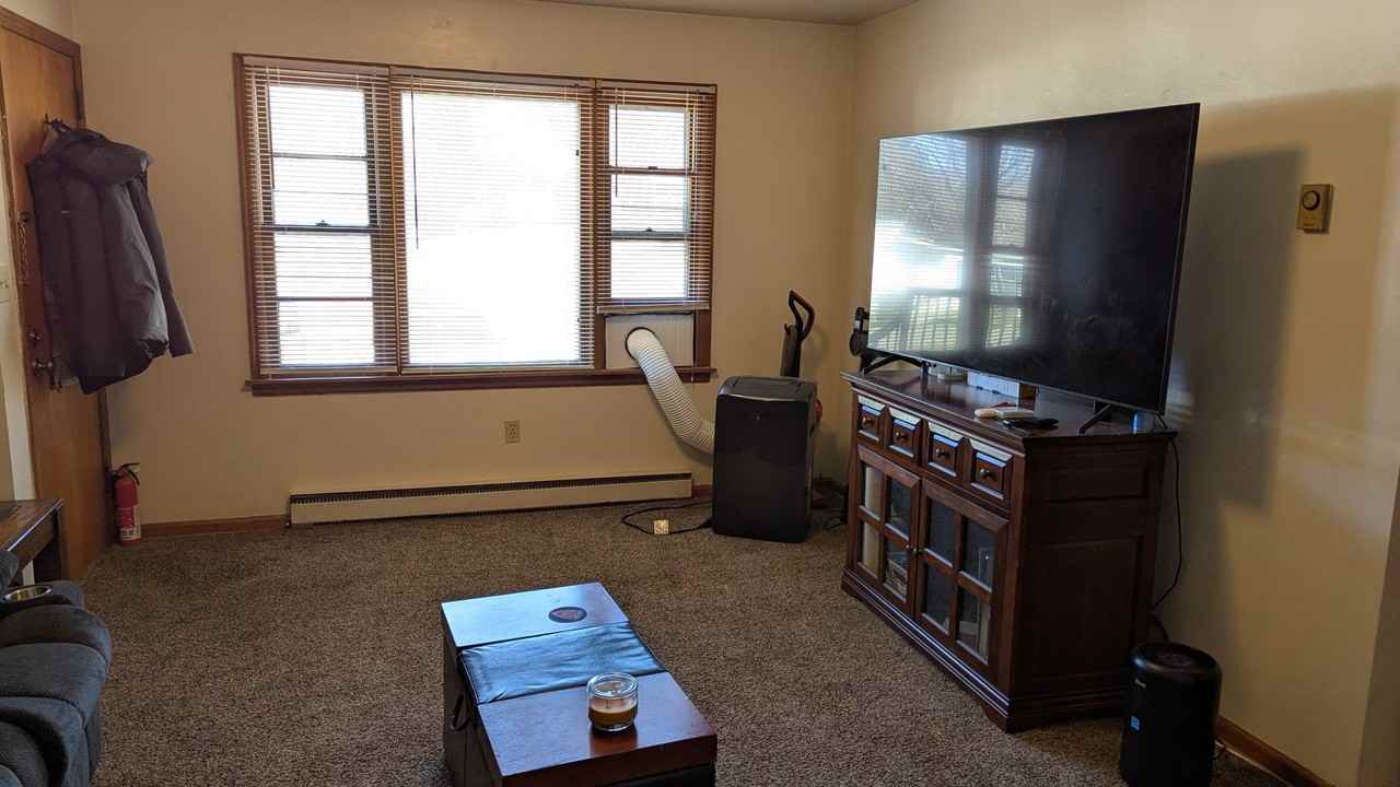 1706 Boxwood Dr #B - Photo 3 of 12