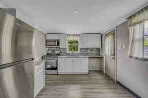 featured image of 401 Mclean St