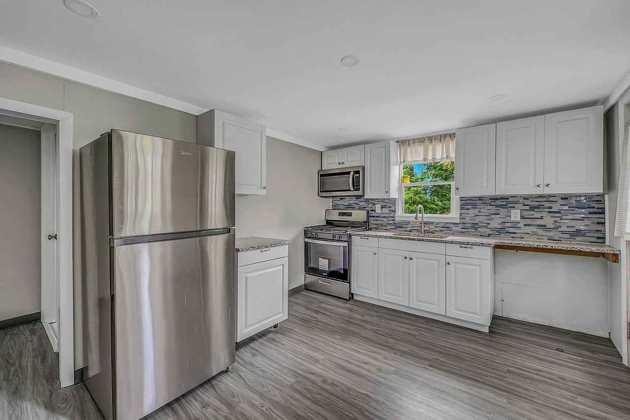 401 Mclean St - Photo 6 of 14