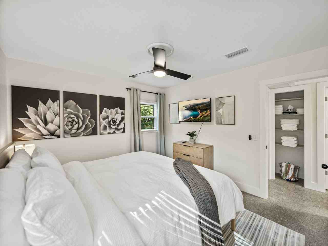 1626 Tangerine St - Photo 2 of 11