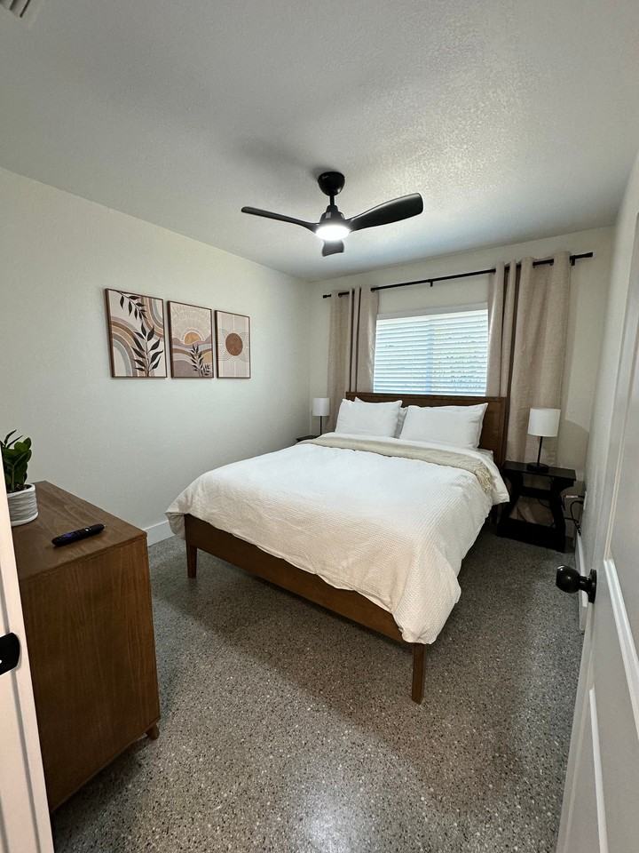 1626 Tangerine St - Photo 5 of 11