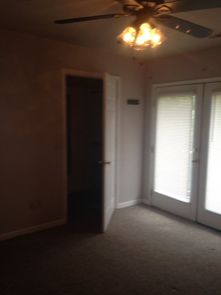 1142 W Rochier St - Photo 4 of 14