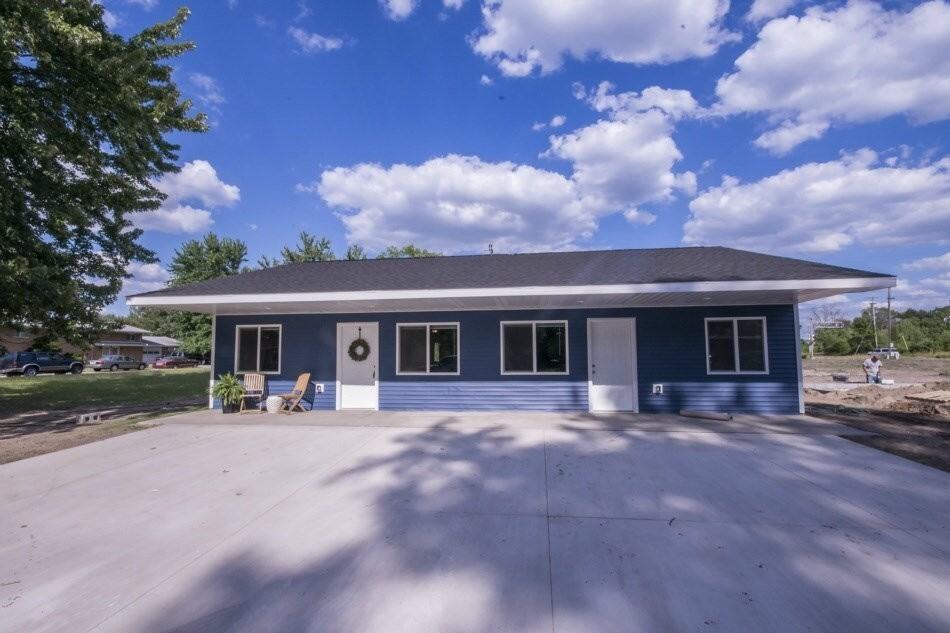 522 Gerald Ct - Photo 2 of 12