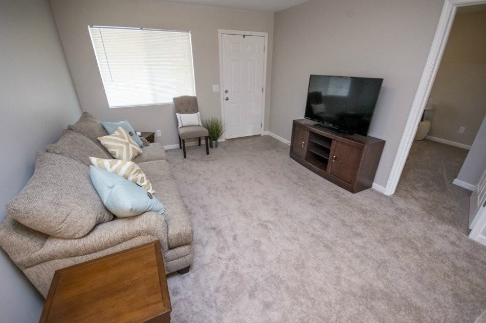 522 Gerald Ct - Photo 4 of 12