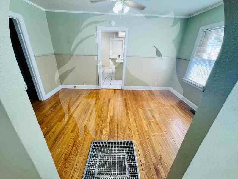 1507 Main St - Photo 3 of 11