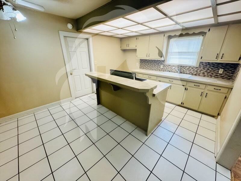 1507 Main St - Photo 4 of 11
