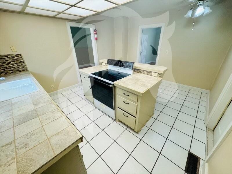 1507 Main St - Photo 5 of 11