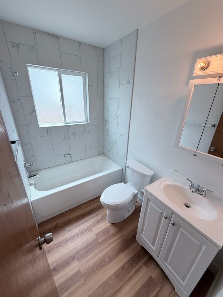 355 28th St - Photo 4 of 18