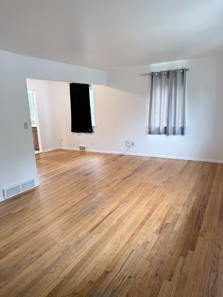 355 28th St - Photo 7 of 19