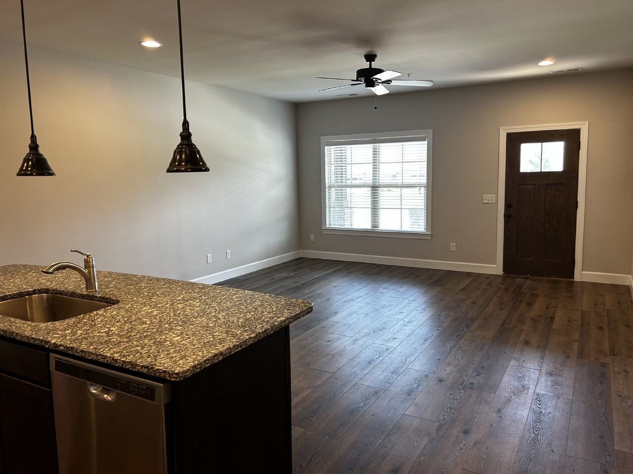241 Cypress Rdg - Photo 2 of 9